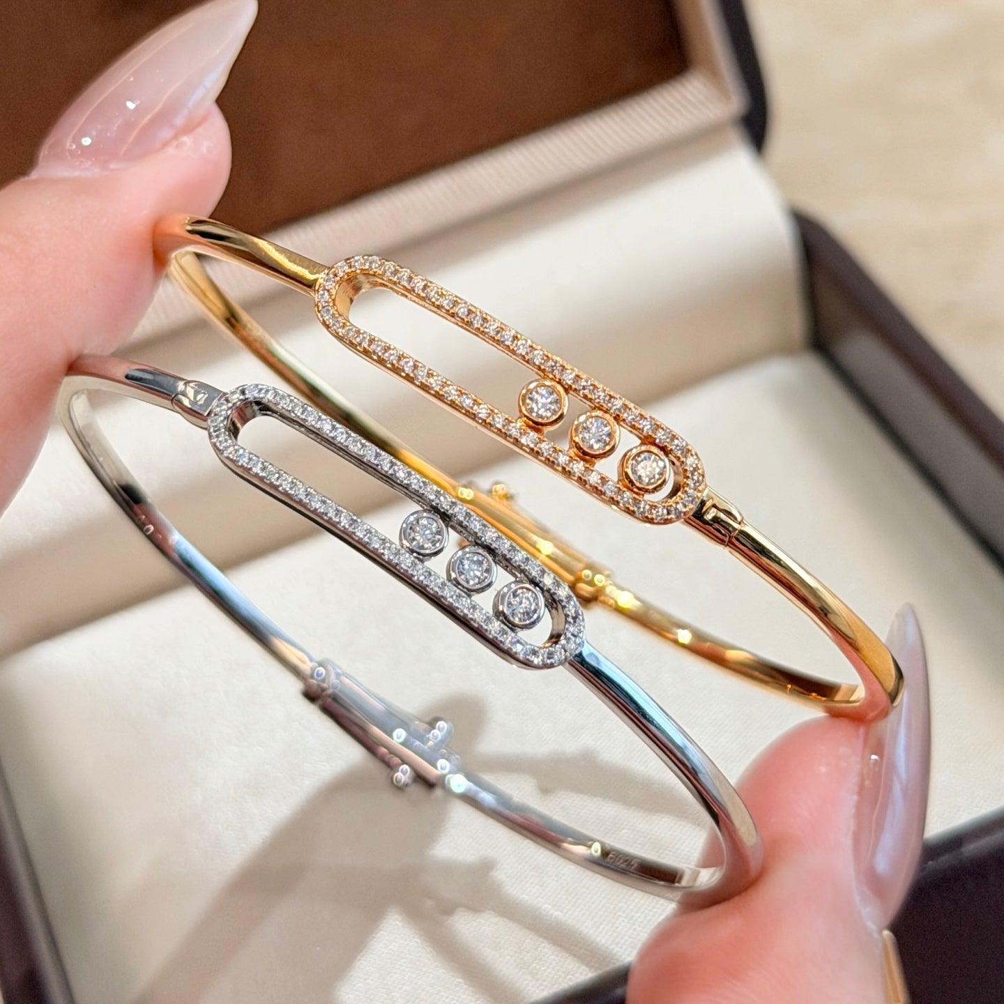 [AM]MOVE PAVÉ DIAMOND BANGLE BRACELET M