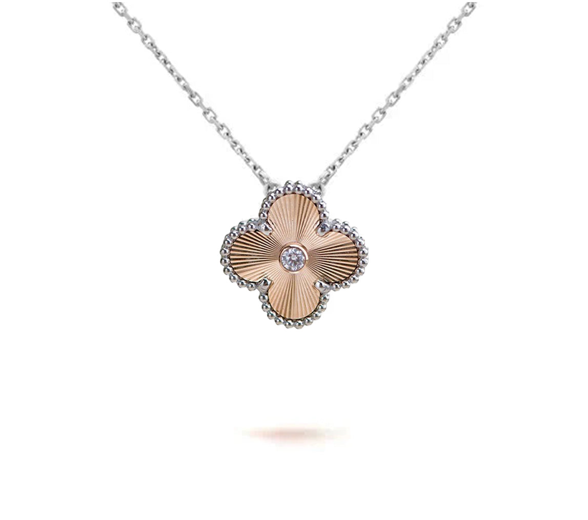 [AM]15MM CLOVER FLOWER PENDANT NECKLACE WHITE GOLD COLLECTION