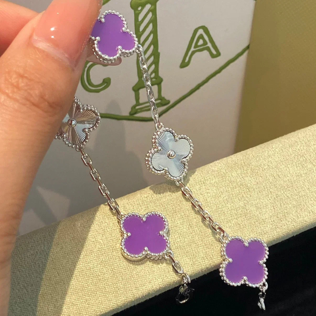 [AM]LUCKY CLOVER 5-MOTIF BRACELET - VIOLET COLLECTION
