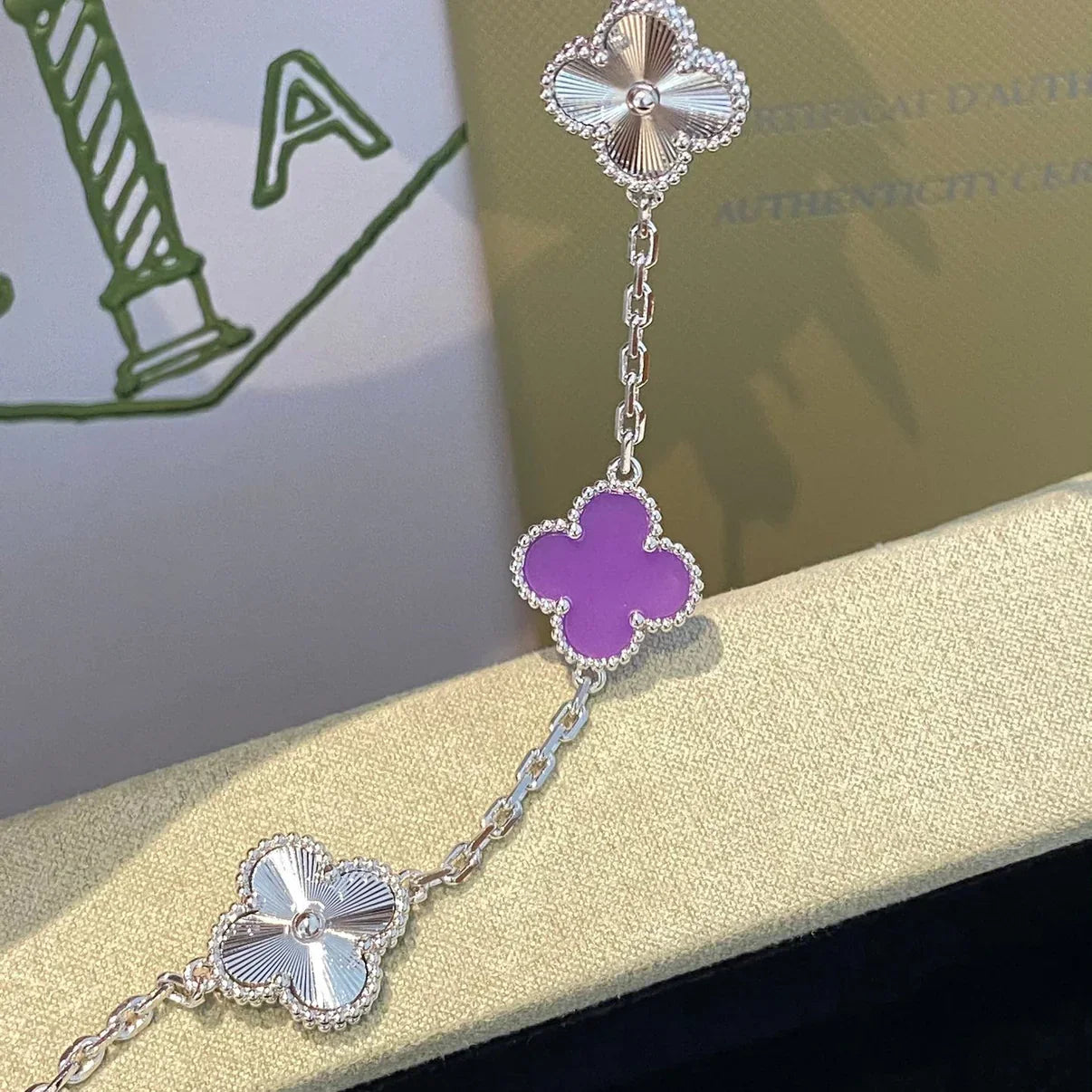 [AM]LUCKY CLOVER 5-MOTIF BRACELET - VIOLET COLLECTION