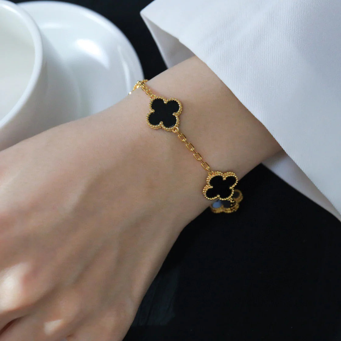 [AM]LUCKY CLOVER 5-MOTIF BRACELET - BLACK OXNY COLLECTION