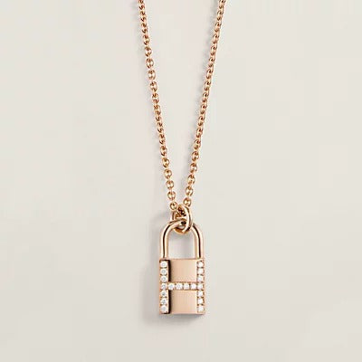 [AM]HM ADVANCED NICHE LOCK HEAD NECKLACE DIAMONDS