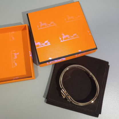[AM]H GREY BRACELET