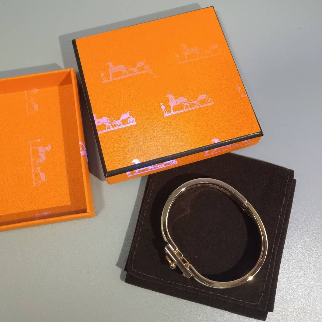 [AM]H ROUGE BRACELET