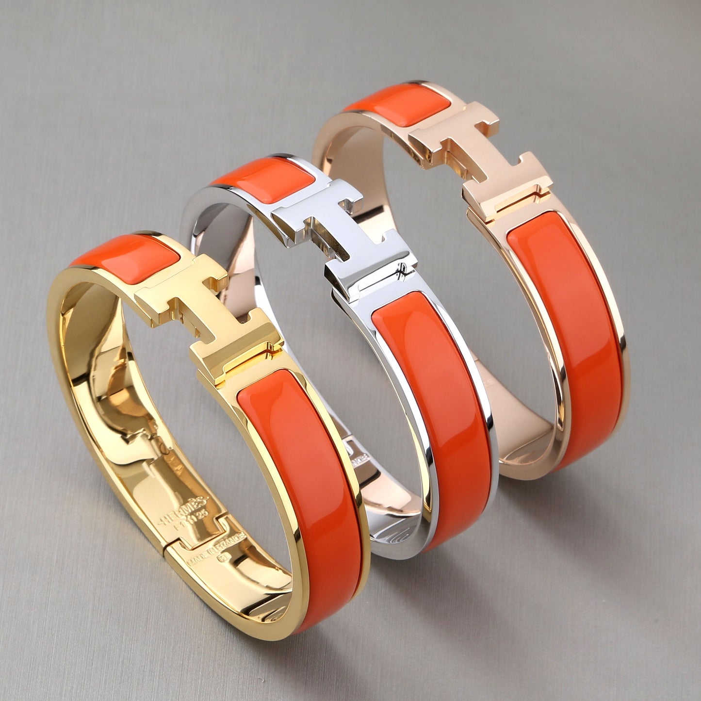 [AM]H ORANGE BRACELET