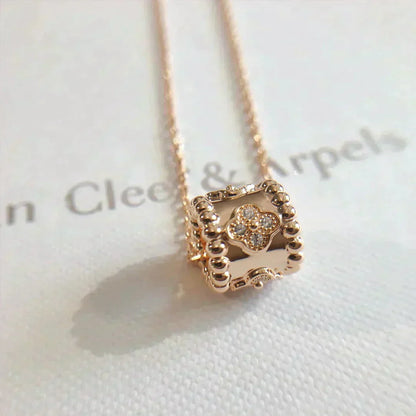 [AM]KALEIDOSCOPE PENDANT NECKLACE