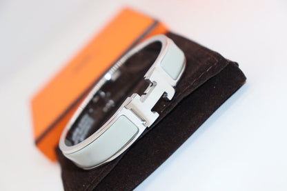 [AM]H LIGHT BLUE BRACELET