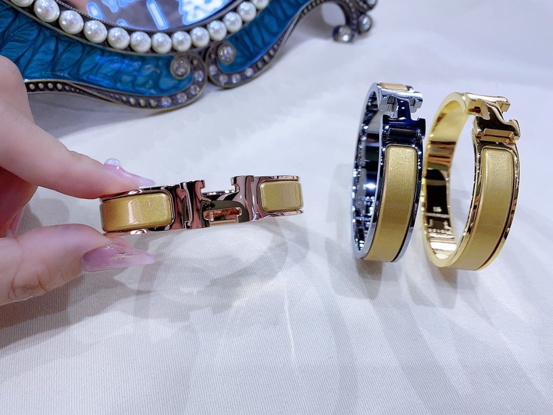 [AM]H CHAMPAGNE BRACELET