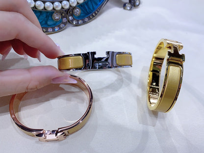 [AM]H CHAMPAGNE BRACELET