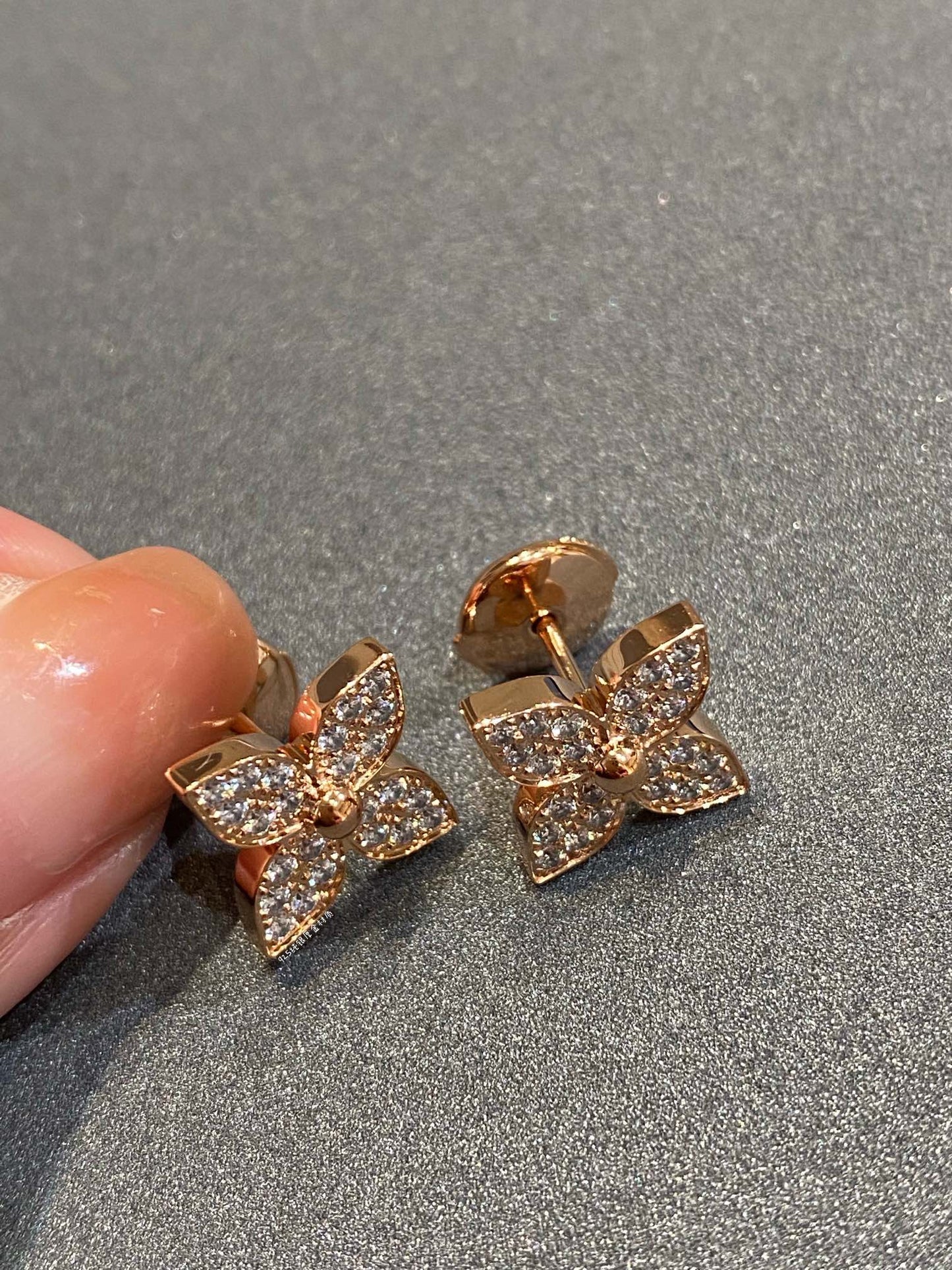 [AM]STAR DIAMOND EARRINGS