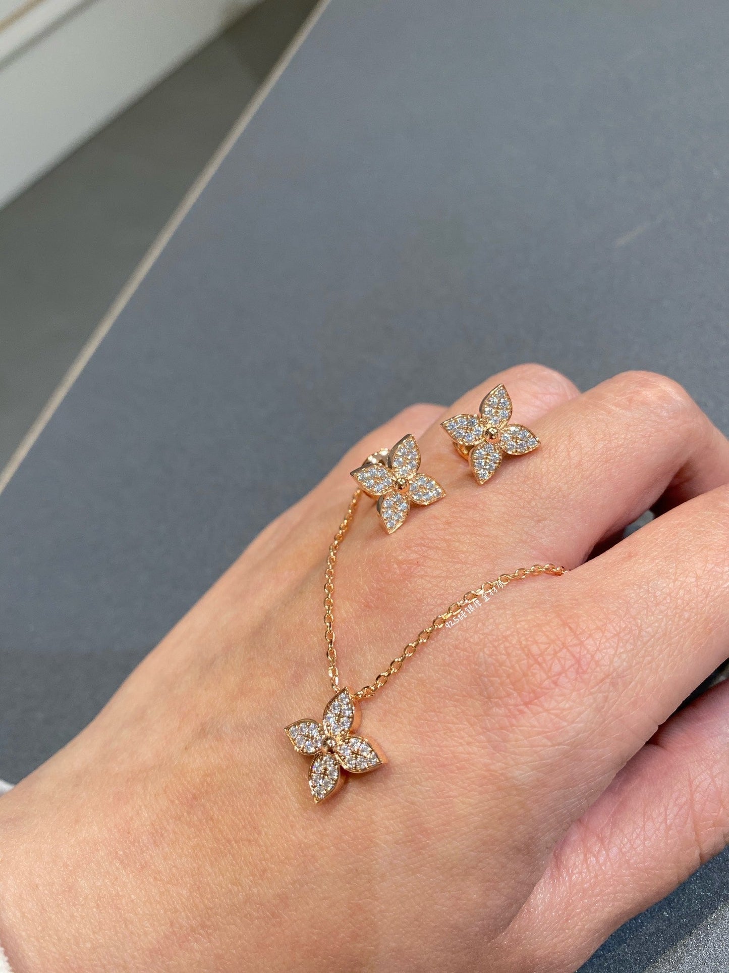 [AM]STAR DIAMOND NECKALCE