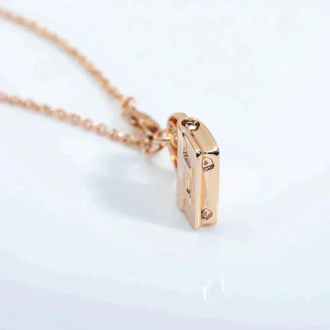 [AM]AMULETTE PEDANT ROSE GOLD NECKLACE