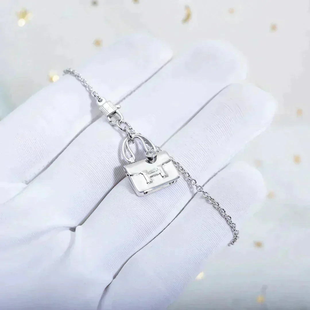 [AM]AMULETTE PEDANT SILVER NECKLACE