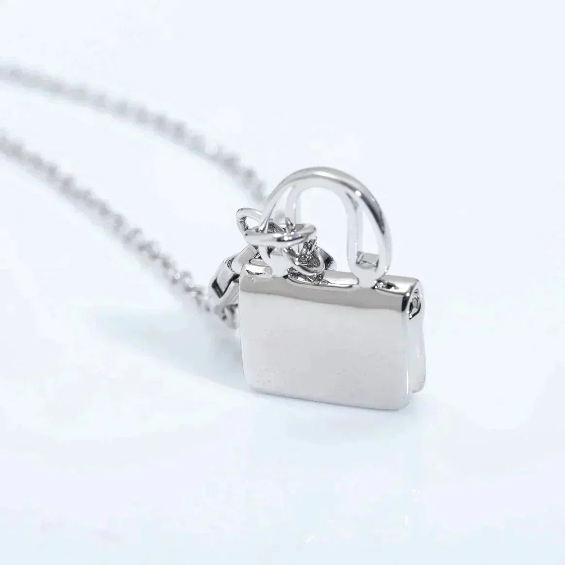 [AM]AMULETTE PEDANT SILVER NECKLACE