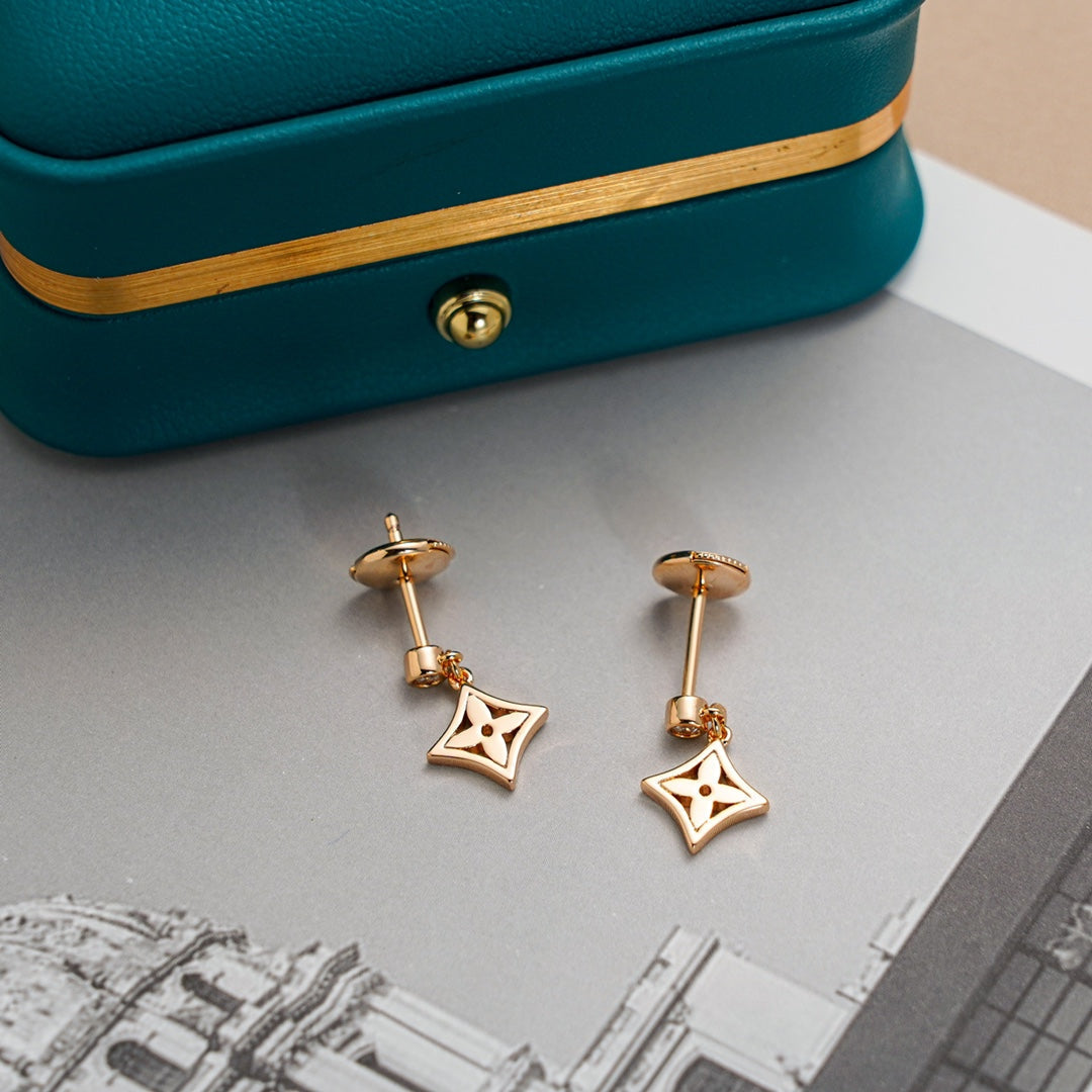 [AM]STAR EARRINGS GOLD