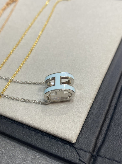 [AM]POP H LIGHT BLUE NECKLACE