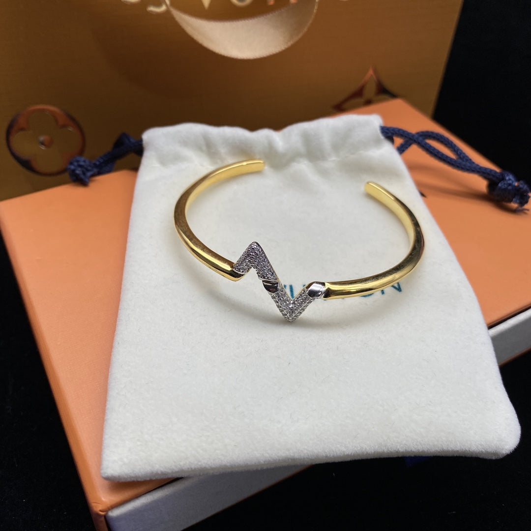 [AM]VOLTE UPSITE DOWN DIAMOND GOLD OPEN BRACELET