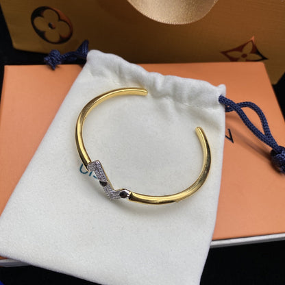[AM]VOLTE UPSITE DOWN DIAMOND GOLD OPEN BRACELET