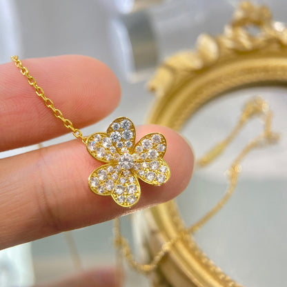 [AM]PAVÉ DIAMOND FLOWER CHARM NECKLACE