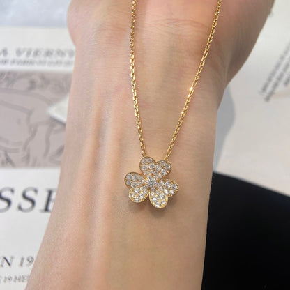 [AM]PAVÉ DIAMOND FLOWER CHARM NECKLACE