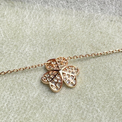 [AM]PAVÉ DIAMOND FLOWER CHARM NECKLACE