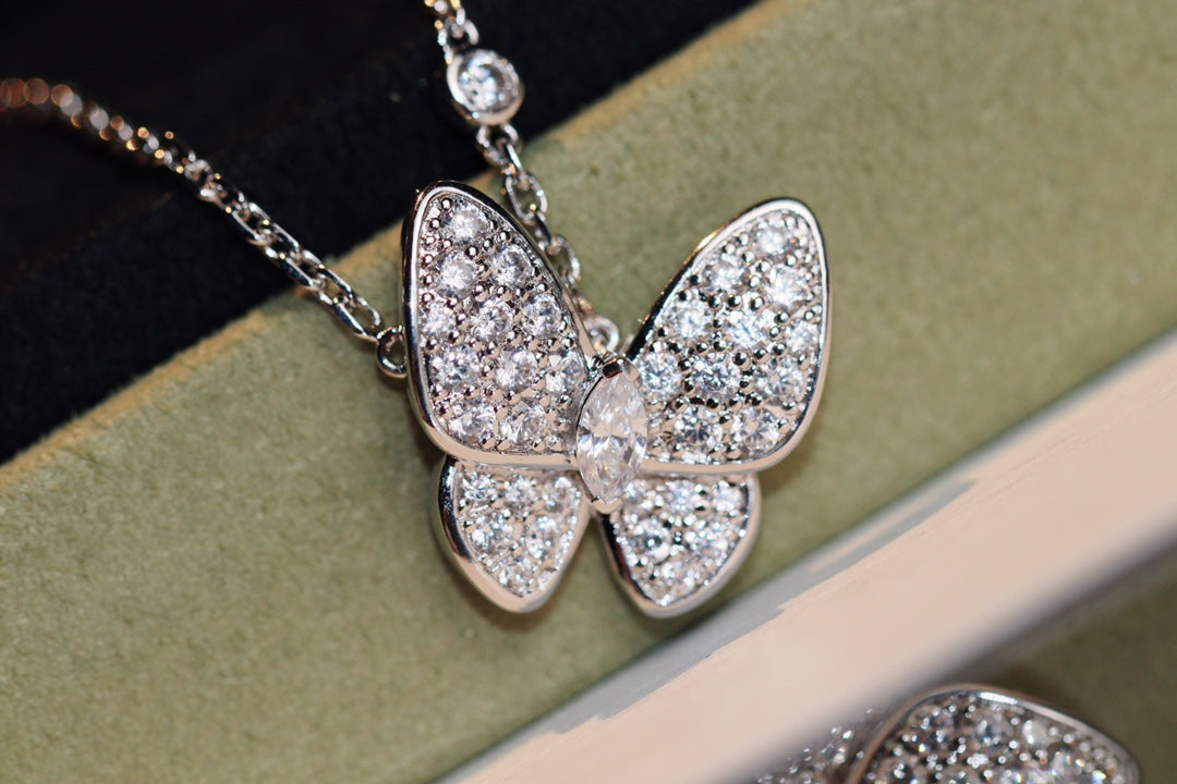 [AM]BUTTERFLY DIAMOND CHARM NECKLACE