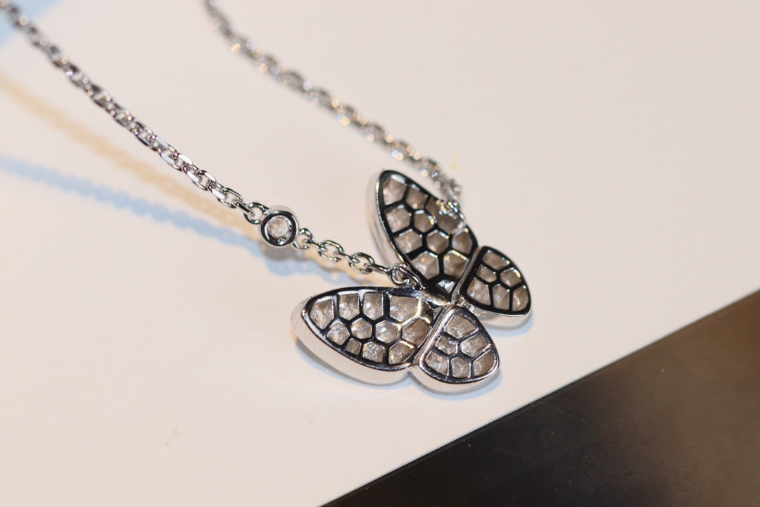 [AM]BUTTERFLY DIAMOND CHARM NECKLACE
