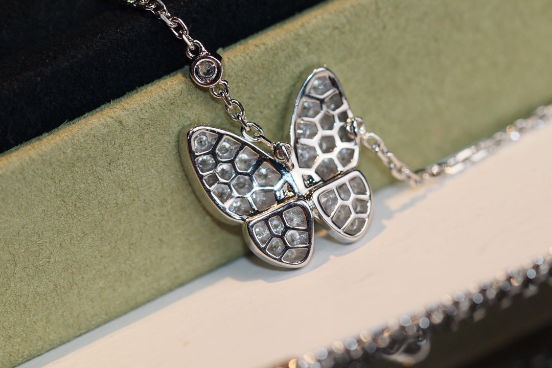 [AM]BUTTERFLY DIAMOND CHARM NECKLACE
