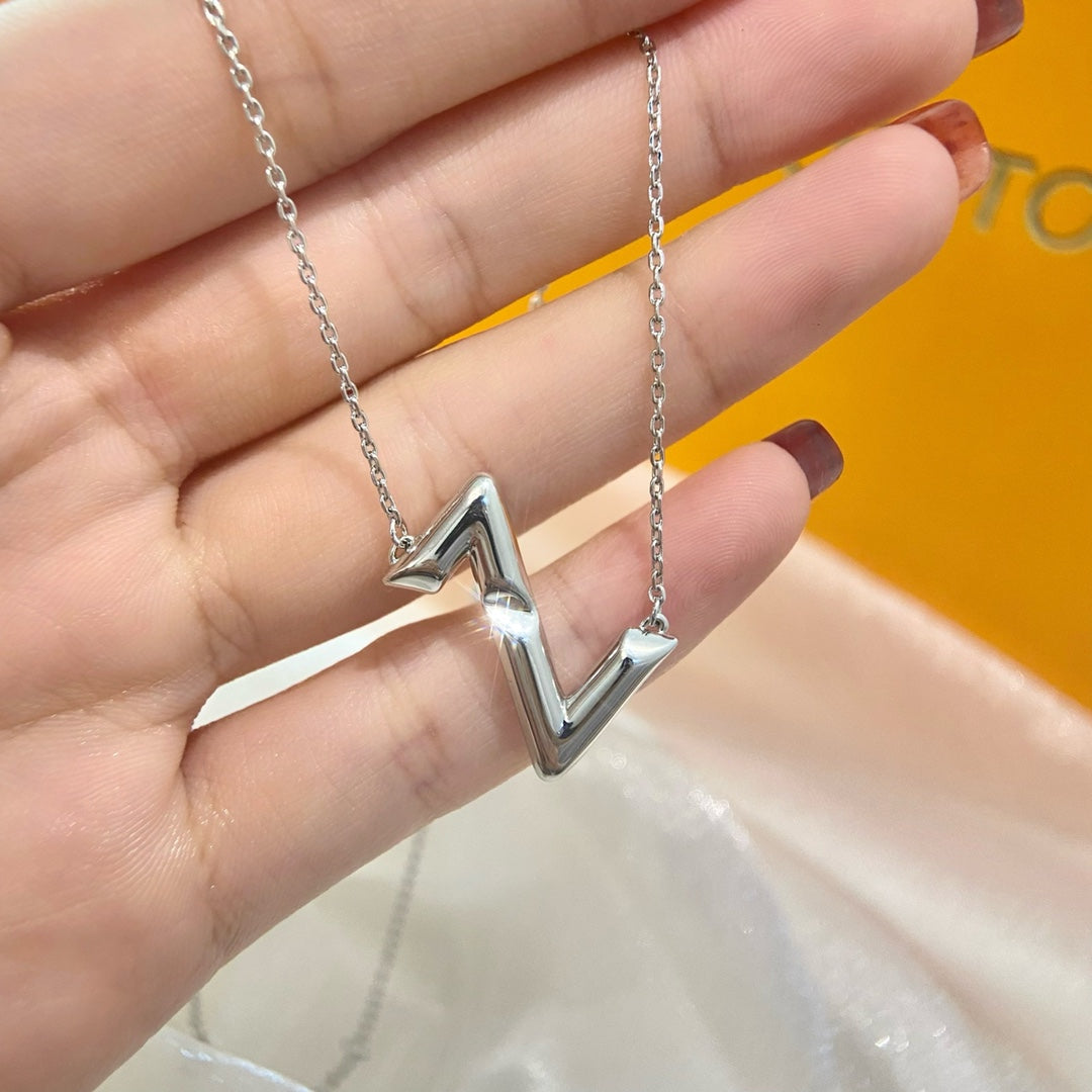[AM]VOLTE UPSIDE DOWN NECKLACE