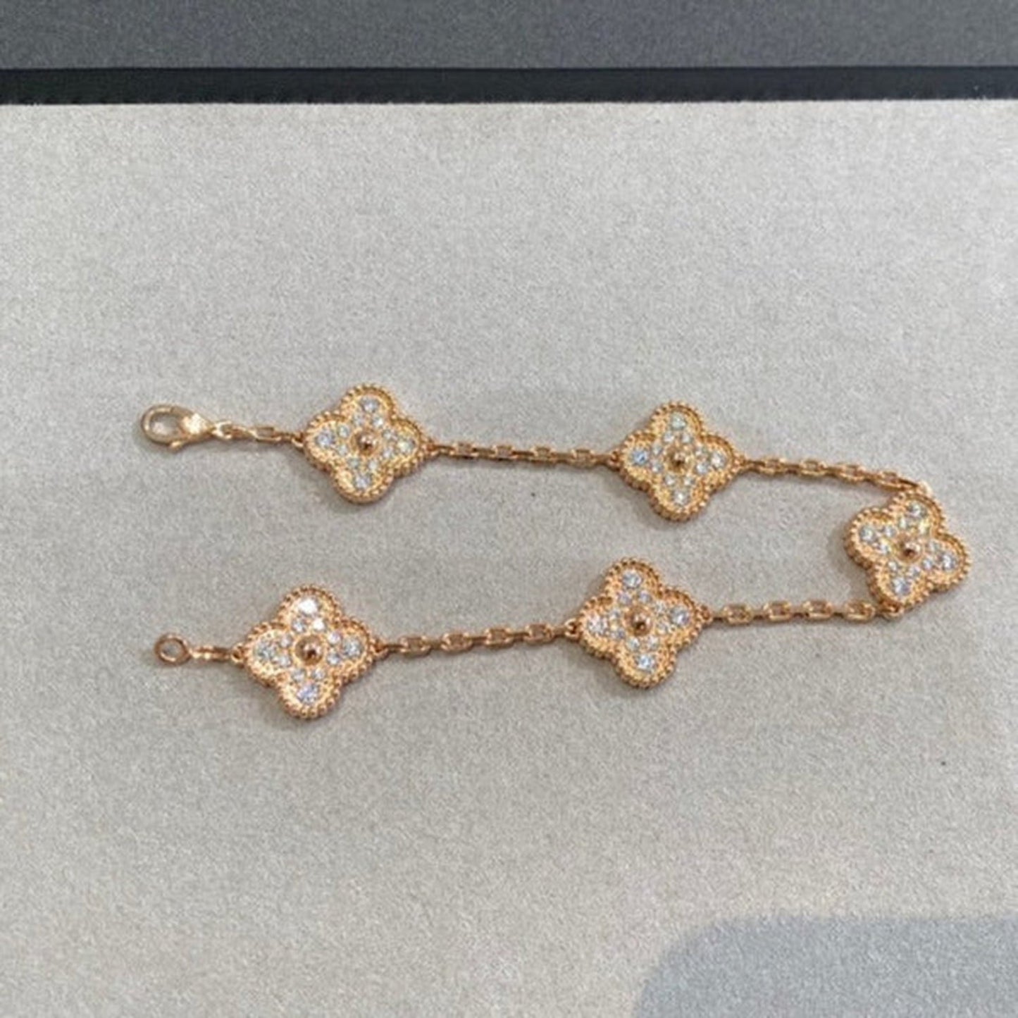[AM]LUCKY CLOVER 5-MOTIF BRACELET - FULL-DIAMOND