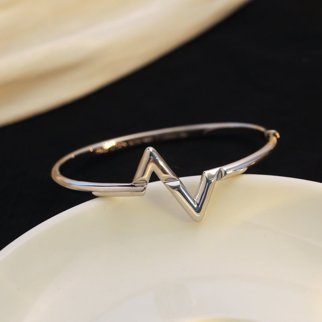 [AM]VOLTE UPSITE DOWN BRACELET