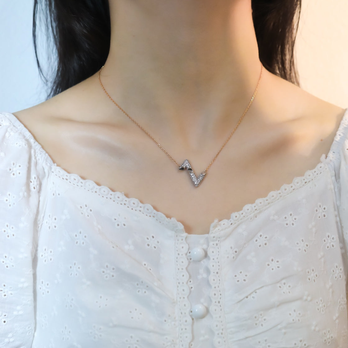 [AM]VOLT SILVER DIAMOND PEDANT NECKLACE