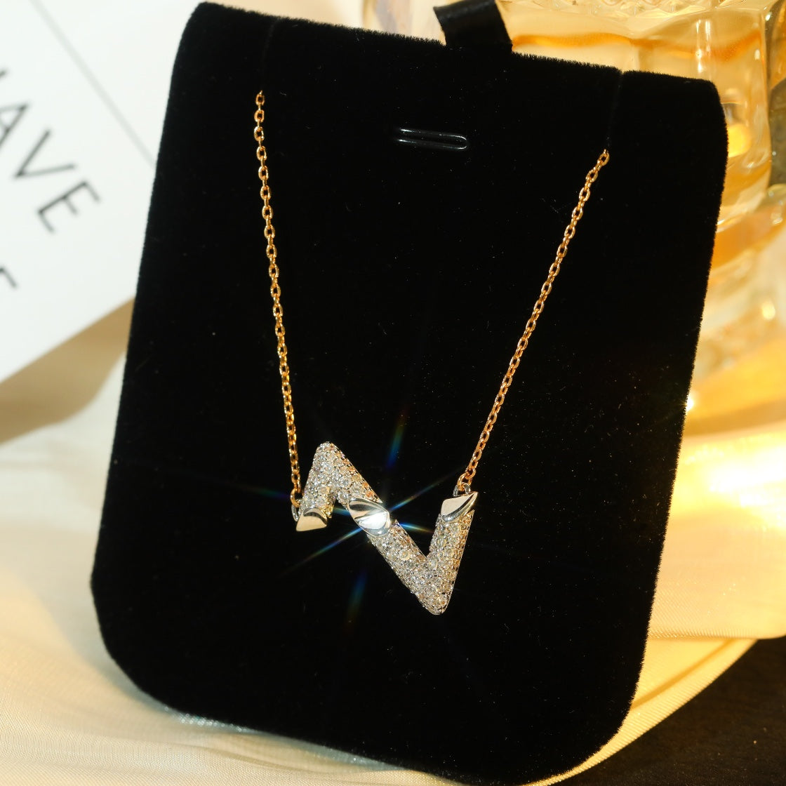 [AM]VOLT SILVER DIAMOND PEDANT NECKLACE