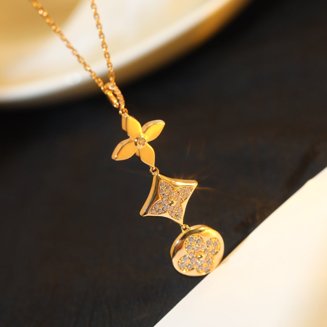 [AM]STAR AND SUN DIAMOND ROSE GOLD NECKLACE