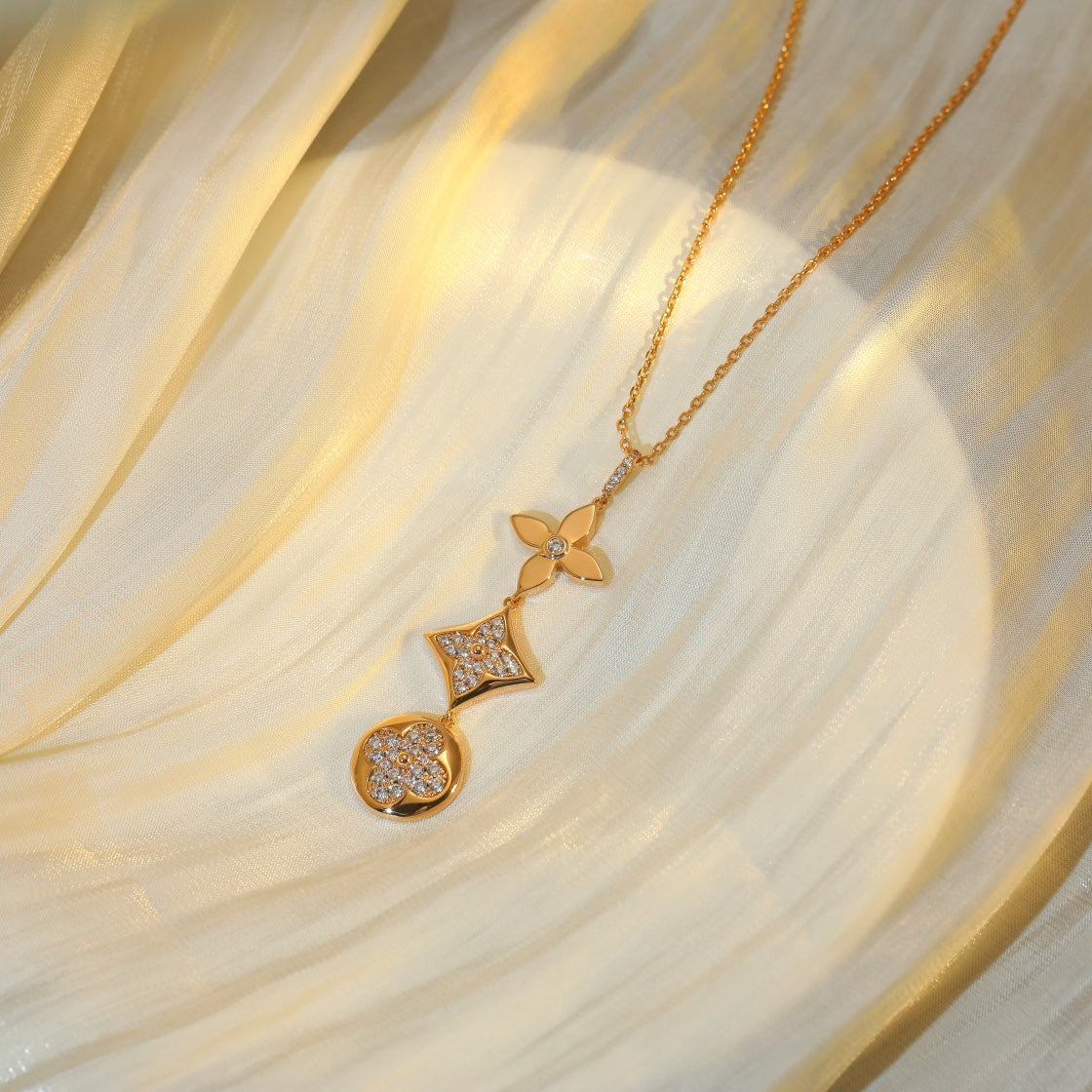 [AM]STAR AND SUN DIAMOND ROSE GOLD NECKLACE