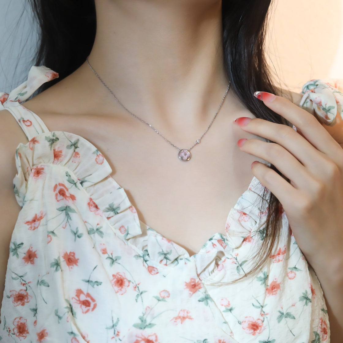 [AM]SUN PEDANT ROSE GOLD 1 DIAMOND NECKLACE