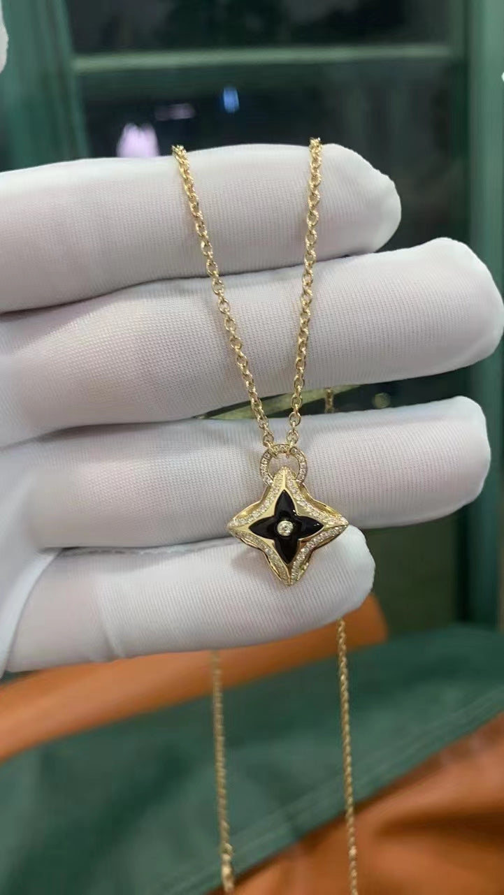 [AM]STAR PEDANT ROSE GOLD DIAMOND NECKLACE