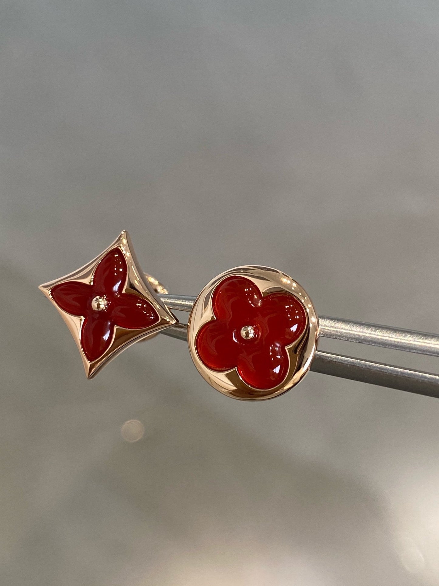[AM]STAR AND SUN ROSE GOLD CARNELIAN STUD EARRINGS