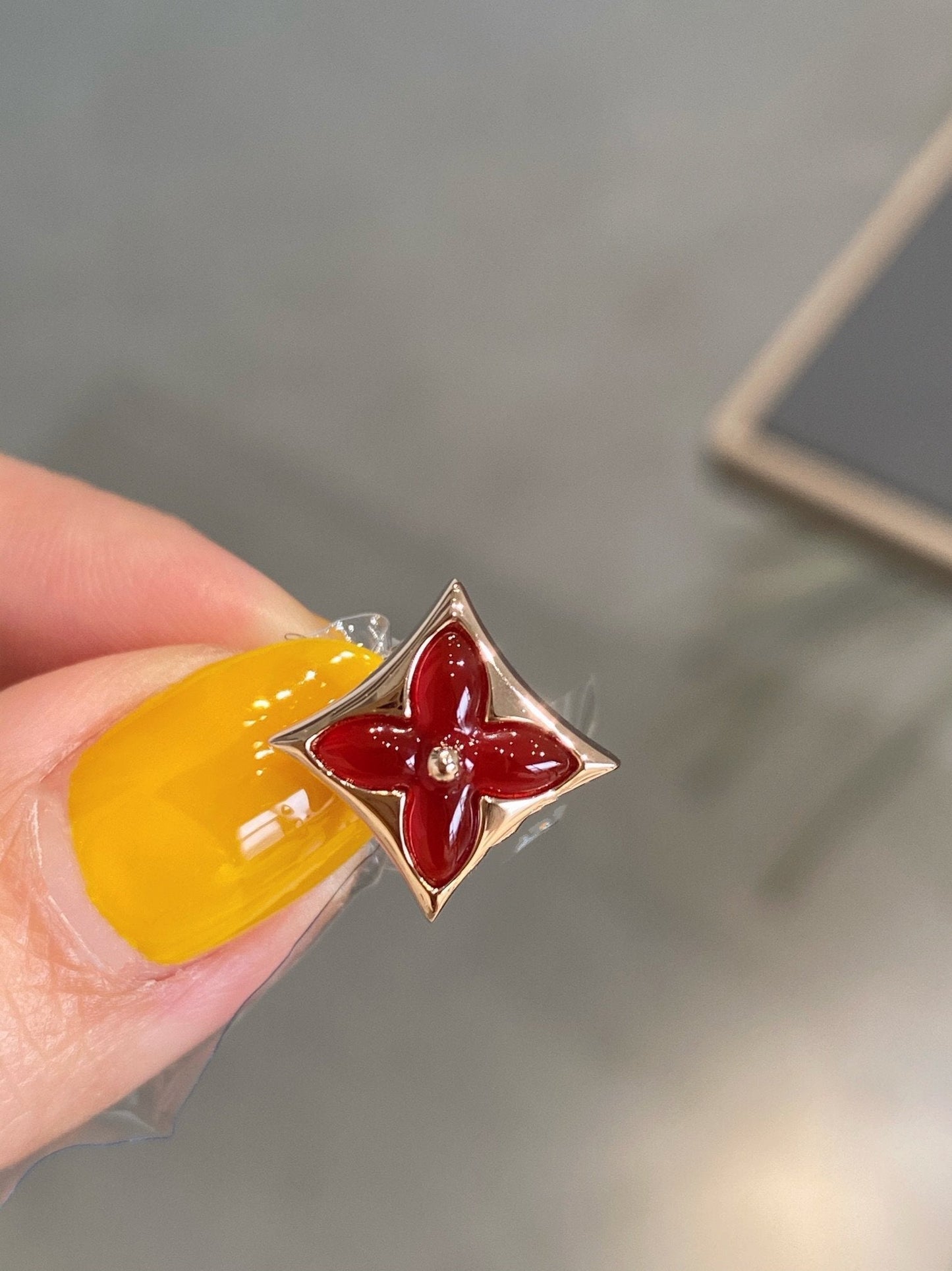 [AM]STAR AND SUN ROSE GOLD CARNELIAN STUD EARRINGS