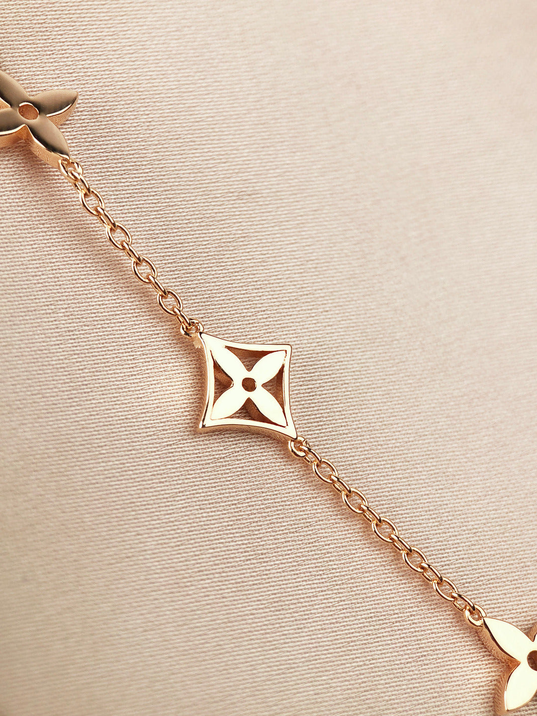 [AM]STAR AND SUN 7 MOTIFS GOLD BRACELET