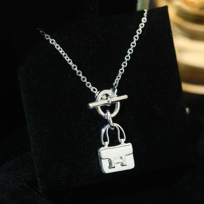 [AM]POP H PEDANT SILVER NECKLACE