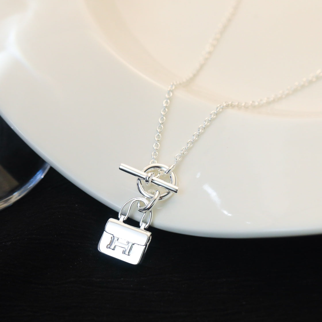 [AM]POP H PEDANT SILVER NECKLACE