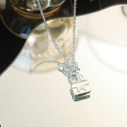 [AM]POP H PEDANT SILVER NECKLACE