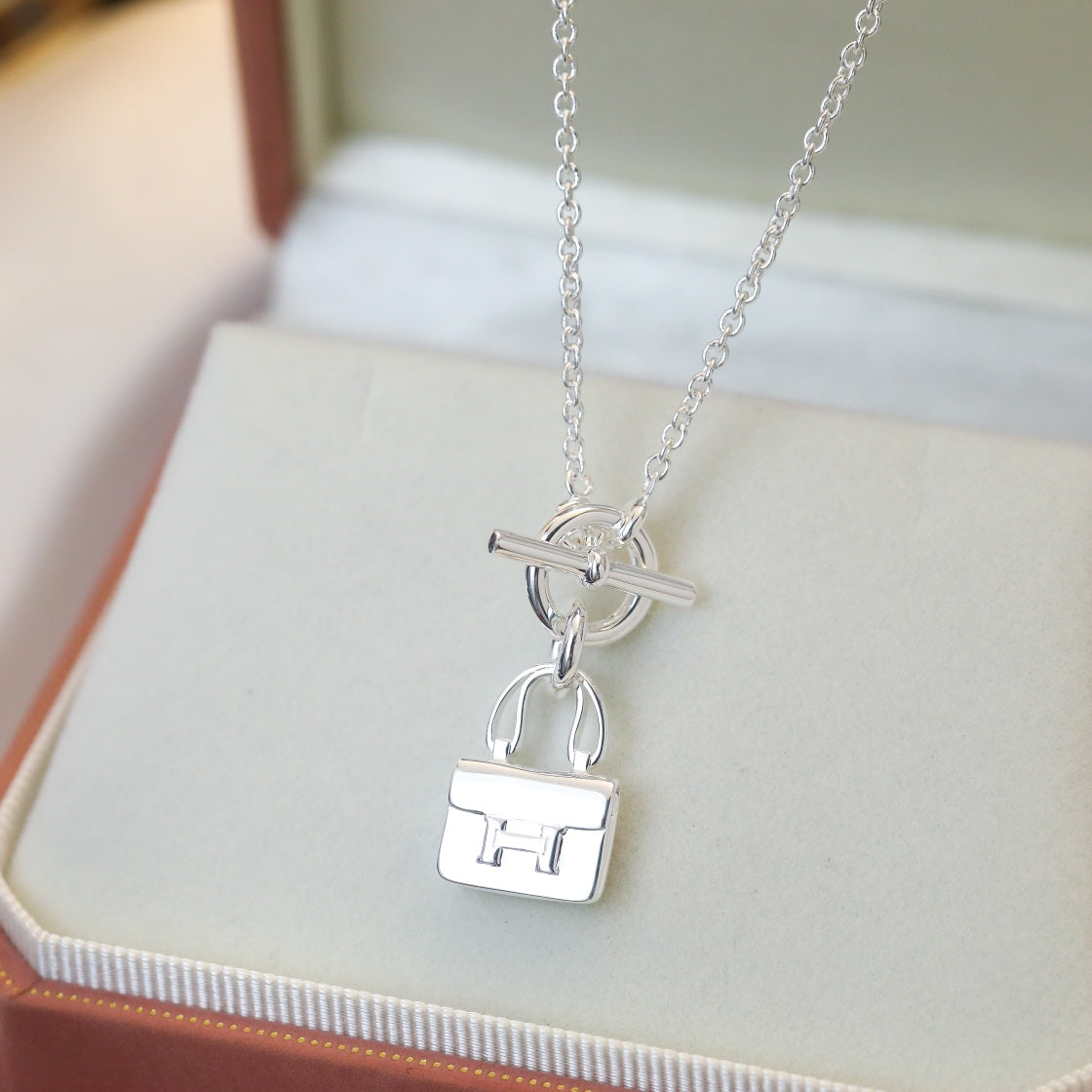 [AM]POP H PEDANT SILVER NECKLACE