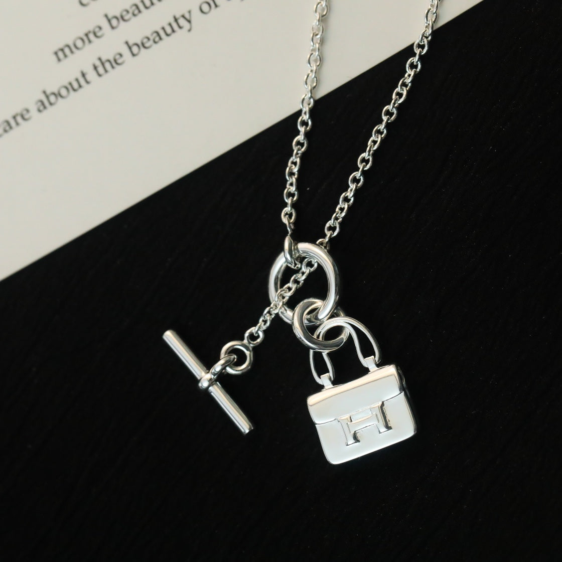 [AM]POP H PEDANT SILVER NECKLACE
