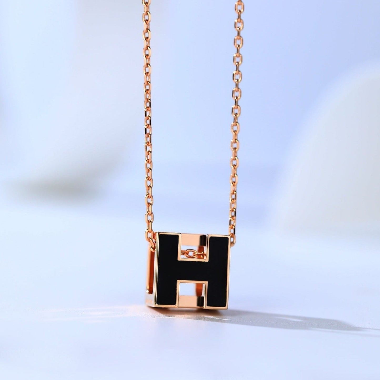 [AM]H CAGE ROSE GOLD NECKLACE
