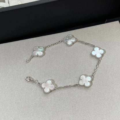 [AM]LUCKY CLOVER 5-MOTIF BRACELET - WHITE MOTHER-OF-PEARL COLLECTION