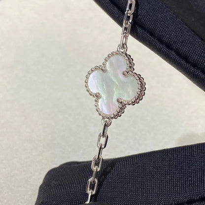 [AM]LUCKY CLOVER 5-MOTIF BRACELET - WHITE MOTHER-OF-PEARL COLLECTION