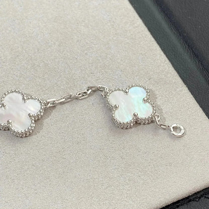 [AM]LUCKY CLOVER 5-MOTIF BRACELET - WHITE MOTHER-OF-PEARL COLLECTION