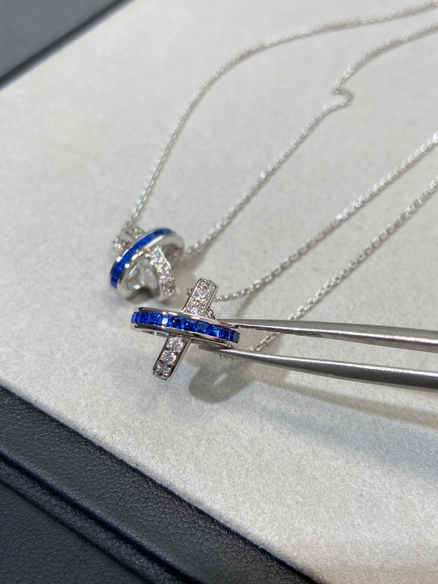 [AM]LIENS DIAMOND SILVER NECKLACE